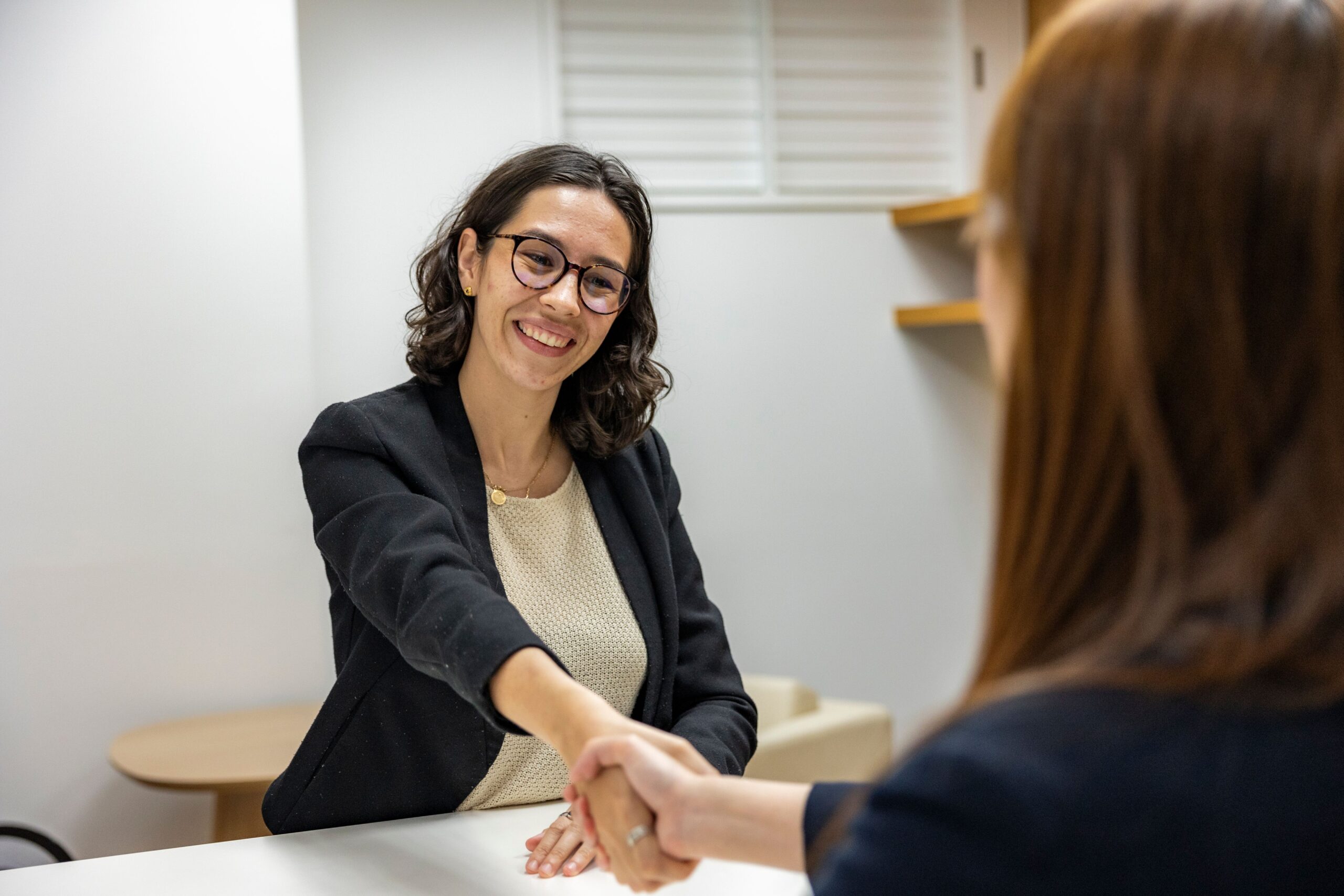 Recrutare personal asiatic: 5 reguli sigure pentru transparența salarială.